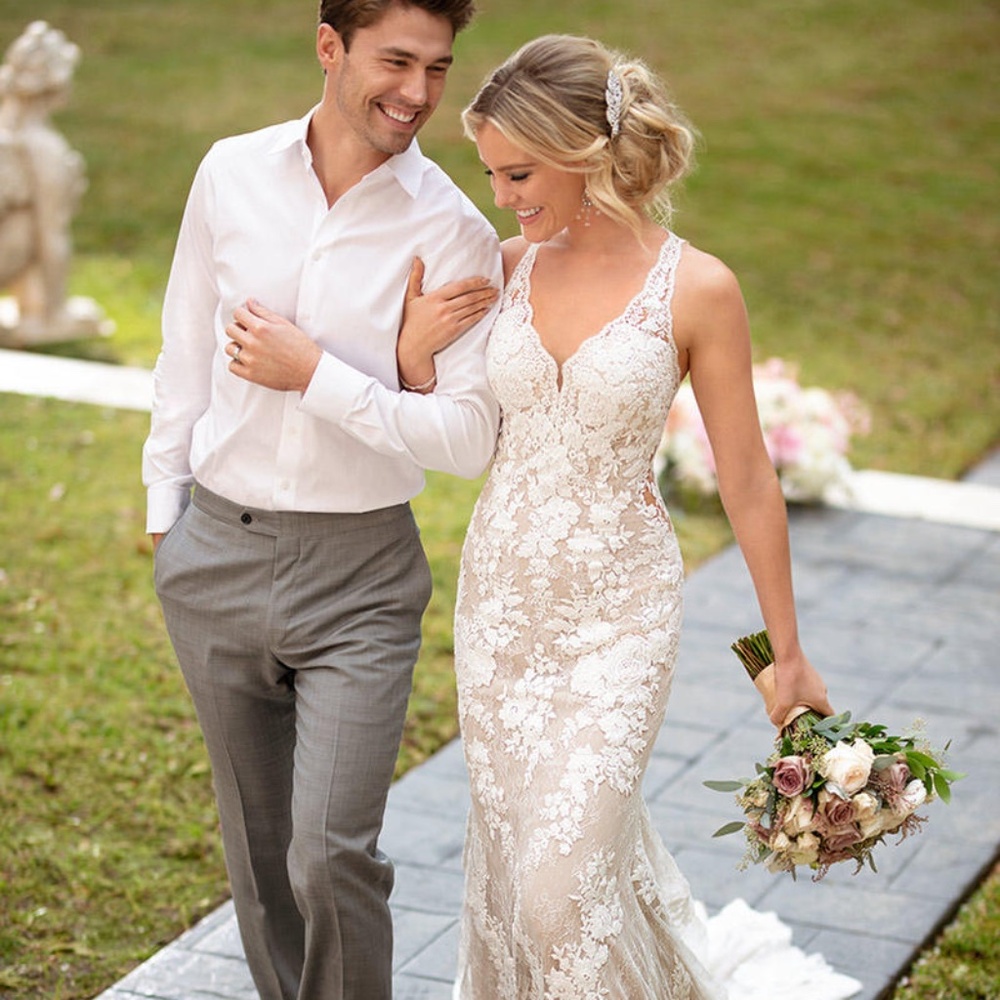 NEW WITH TAGS STELLA YORK BRIDAL 6933 - Size 18